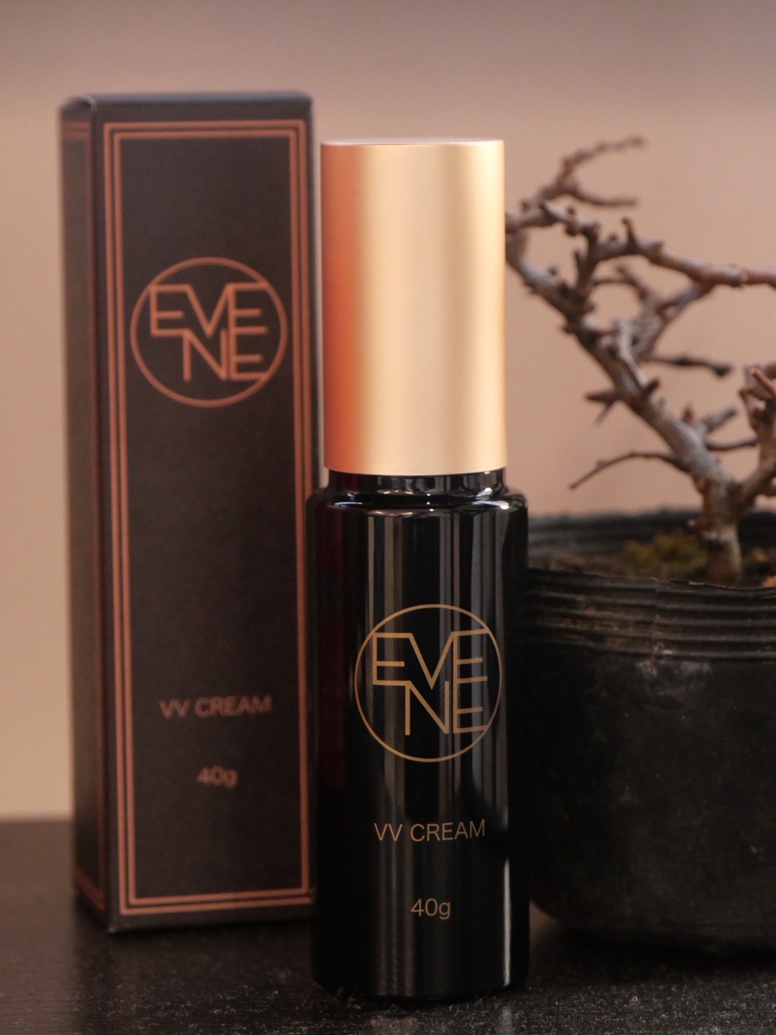 EVENE VV CREAM — ラグジュアリーな暖色ライティング